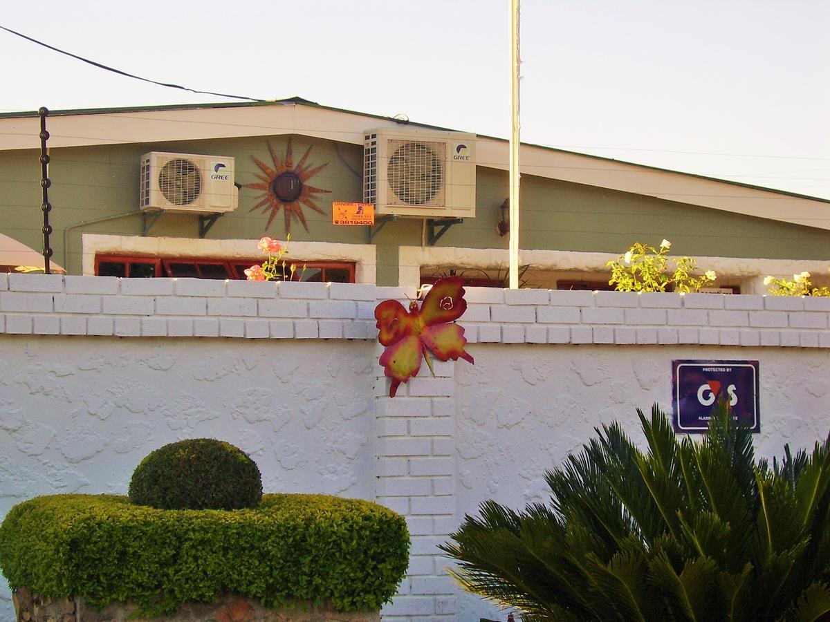 Berry Bliss Guest House Gaborone Extérieur photo